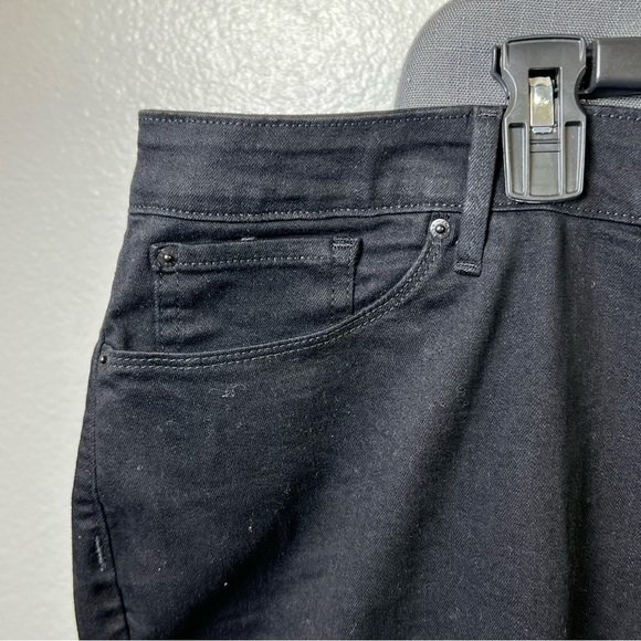 Signature by Levi’s Women’s Jean - Picture 3 of 9